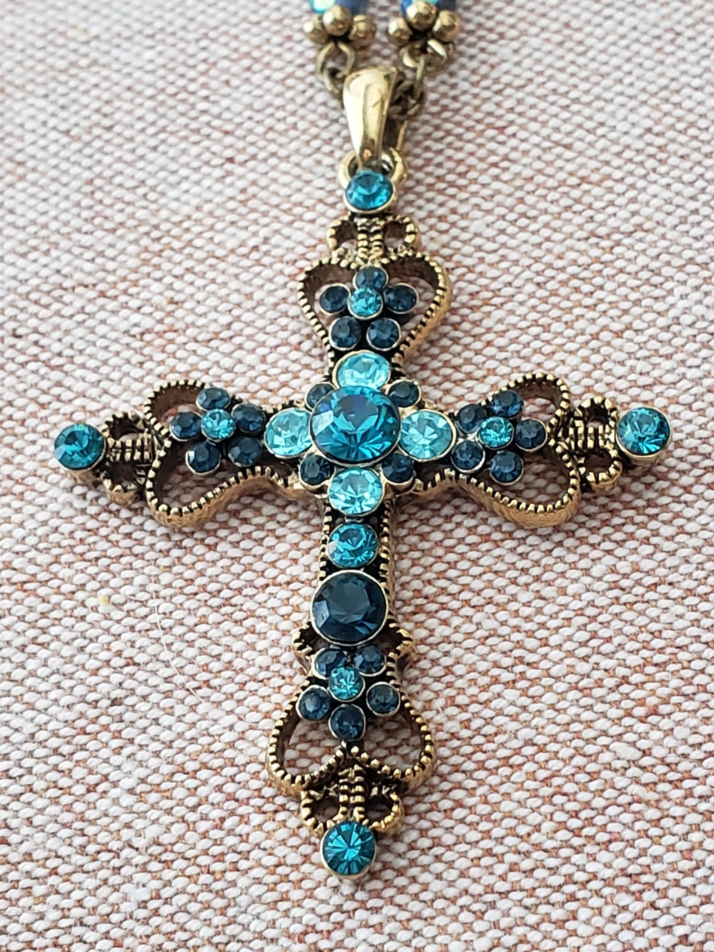 Vintage-Style Turquoise Crystal Cross Pendant Necklace